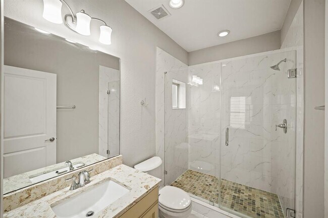 Foto del edificio - 919 W 17th St
