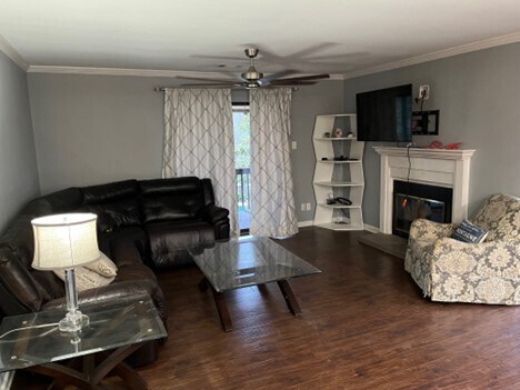 Foto del edificio - 1100 Woodlawn Ave