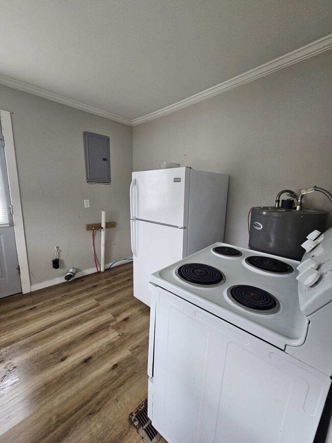 Building Photo - 107 Drive 980