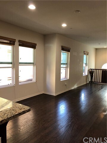 Building Photo - 656 W Huntington Dr