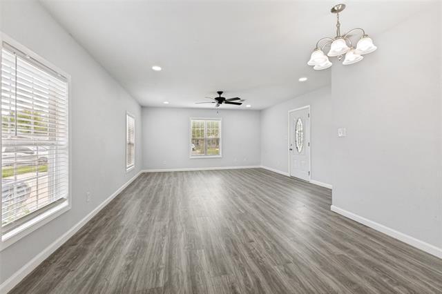 Building Photo - 1110 N Ross Ave