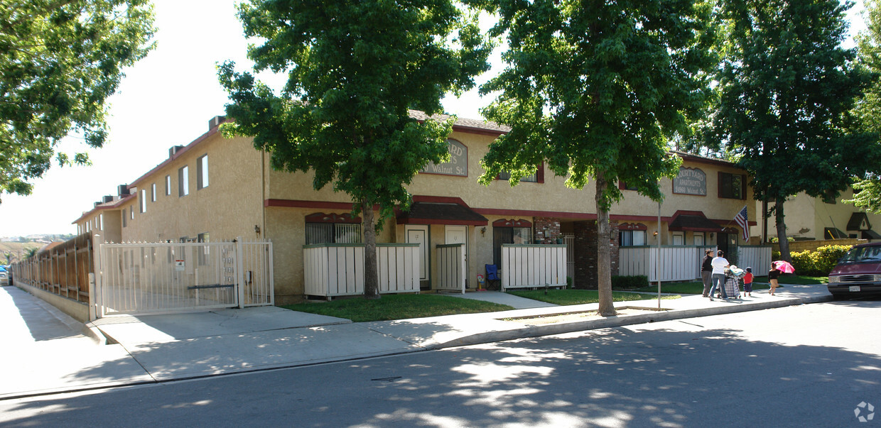 Building Photo - 24960 Walnut St