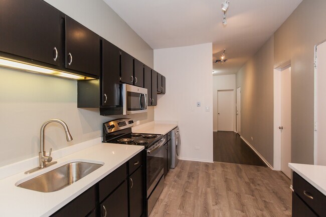 Foto del edificio - 729 W Cornelia Ave