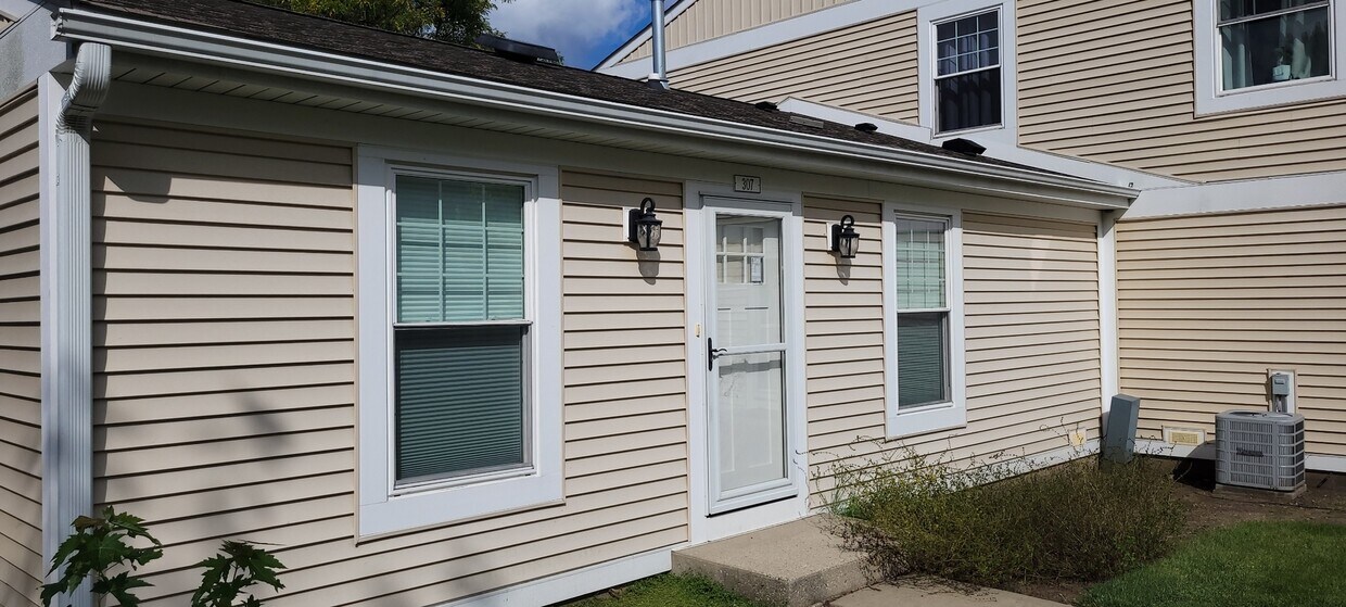 Primary Photo - 307 Somerset Ln
