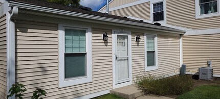 Building Photo - 307 Somerset Ln