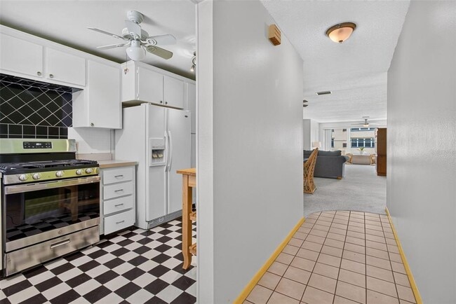 Building Photo - 2850 59th St S
