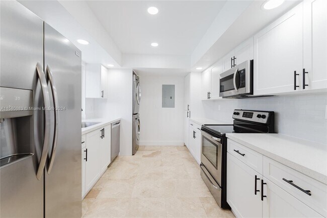 Foto del edificio - 2101 NE 63rd St