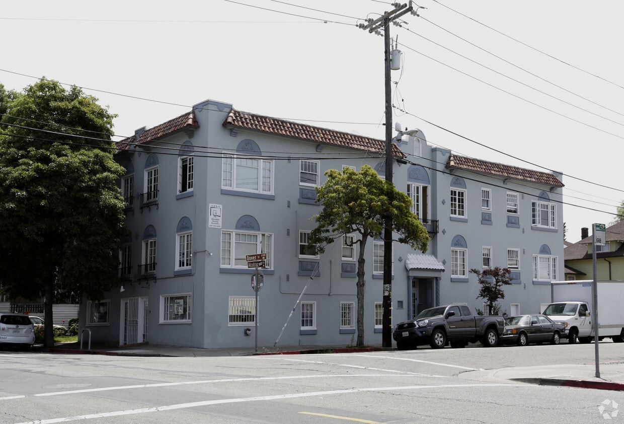 Primary Photo - 1900-1908 Alcatraz Ave
