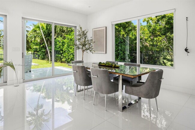 Foto del edificio - 6050 La Gorce Dr