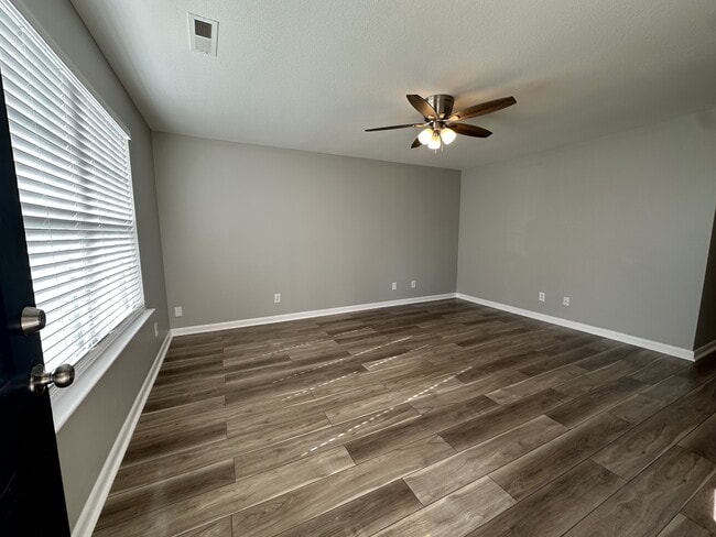 Photo - 1505 E 50th St House