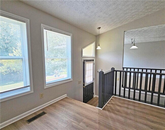 Foto del edificio - 5530 Deerfield Pl