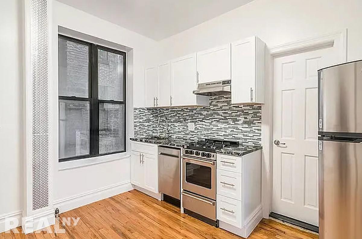 274 Mott Street Room for Rent in New York, NY