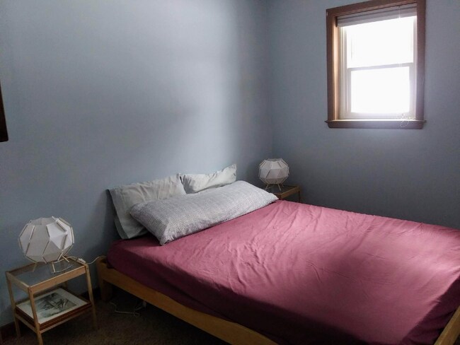 Foto del edificio - 905 Greenvale Ave W