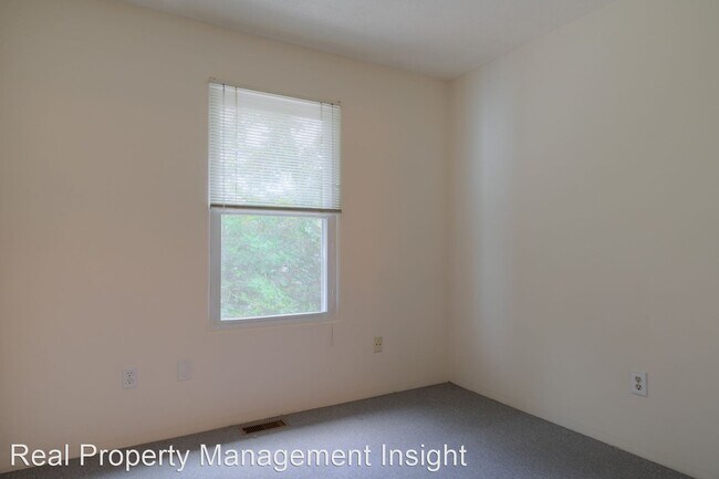 Building Photo - 4 br, 2.5 bath House - 128 Clover Valley C...