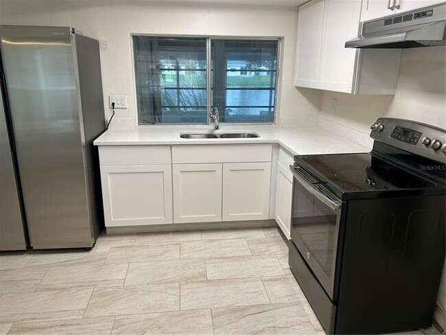 Foto del edificio - 3551 Landale Dr