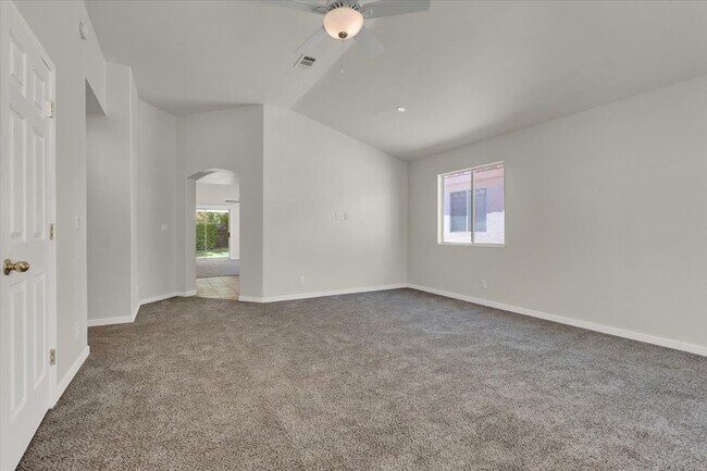 Building Photo - 5405 Ravana Ave