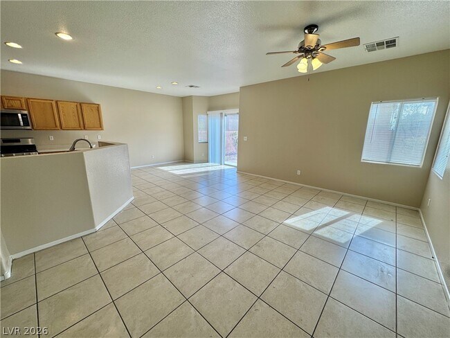 Foto del edificio - 3805 Hollycroft Dr