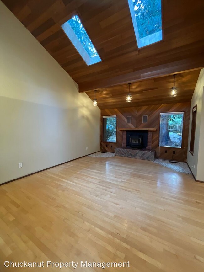 Building Photo - 3 br, 2.5 bath House - 4020 Willowbrook Lane
