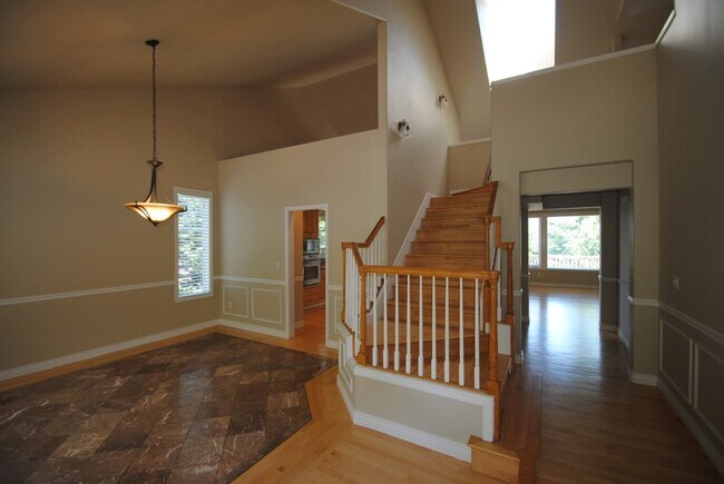 Building Photo - 1608 9th Ct NW
