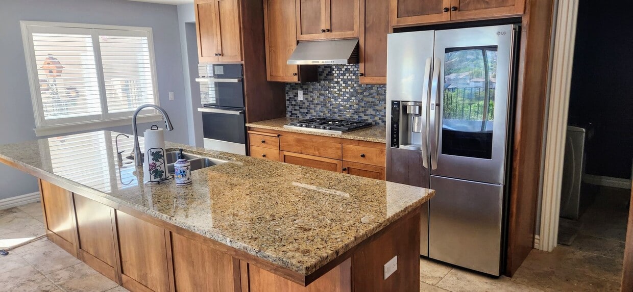 Foto principal - Beautiful Tuscan Style Home in SLO-Availab...