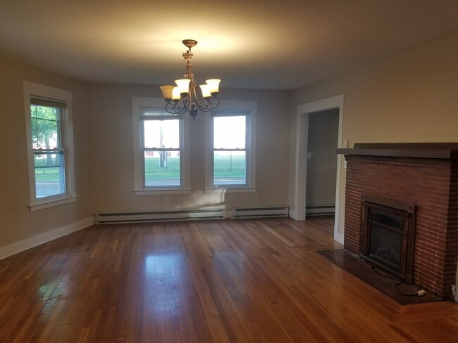 Building Photo - 210 Albemarle St