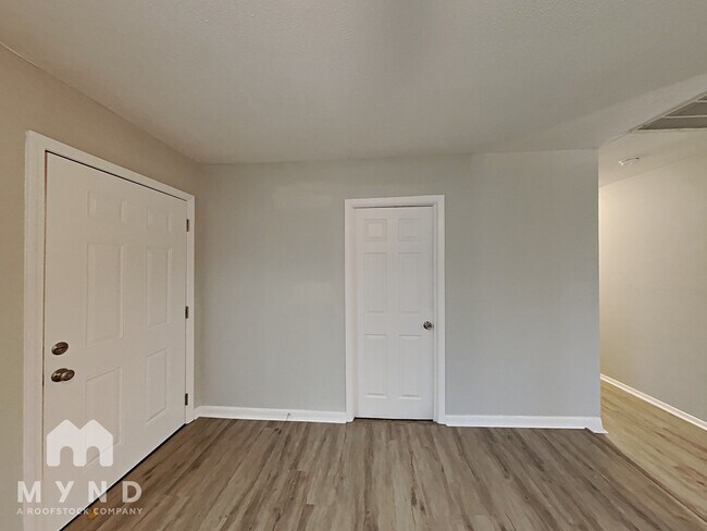 Foto del edificio - 5575 Oglesby Rd