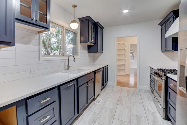 Building Photo - Brookside Bungalow! Newly Remodeled!
