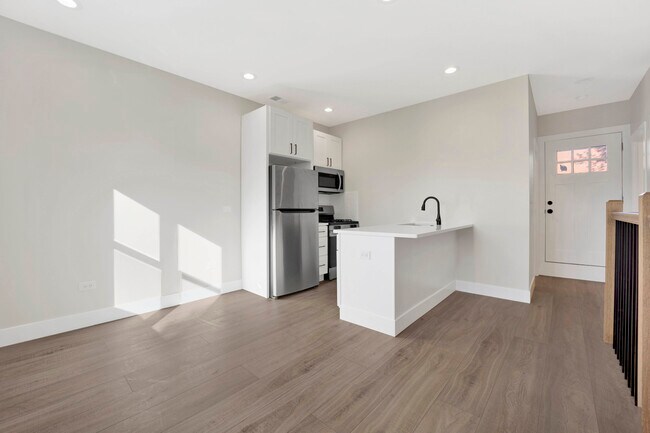 Foto del edificio - 2750 W Francis Pl