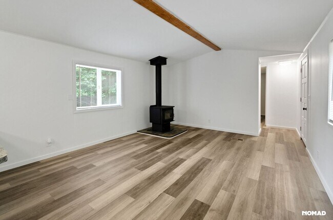 Foto del edificio - Charming 2BR House in Spanaway