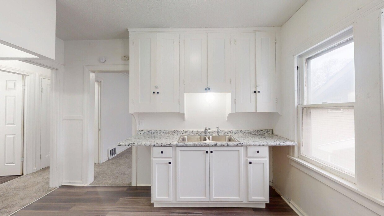 Foto principal - 3863 E 154th St