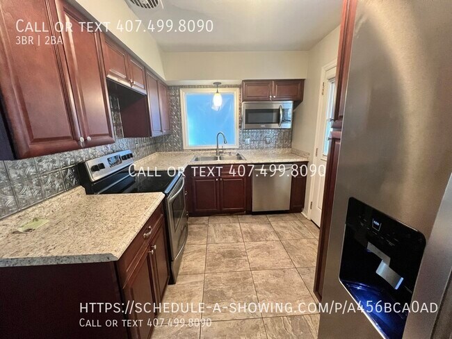 Building Photo - 2808 Drake Drive | $1795 | 3 beds, 2 full ...