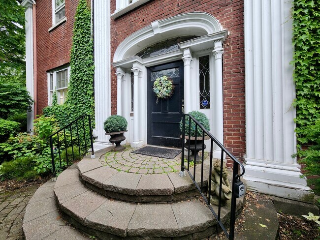 Foto del edificio - 1200 East Ave