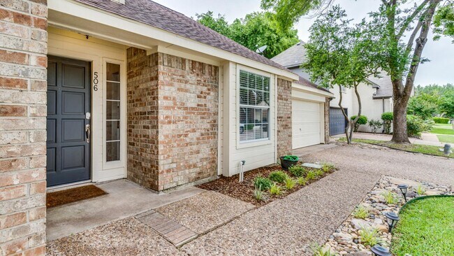 Foto del edificio - 506 Glenn Ln