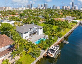 Building Photo - 461 Poinciana Dr