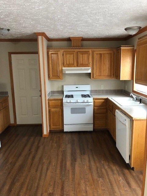 Primary Photo - 1400 N Haiden Dr