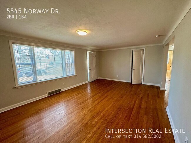 Building Photo - BEAUTIFUL 2 Bedroom Home Available Now