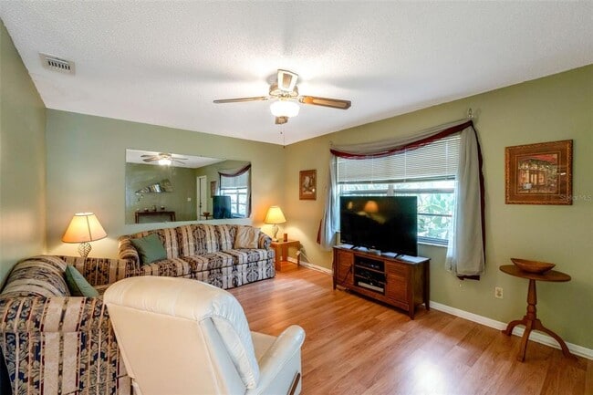 Building Photo - 1814 Fox Hunt Dr