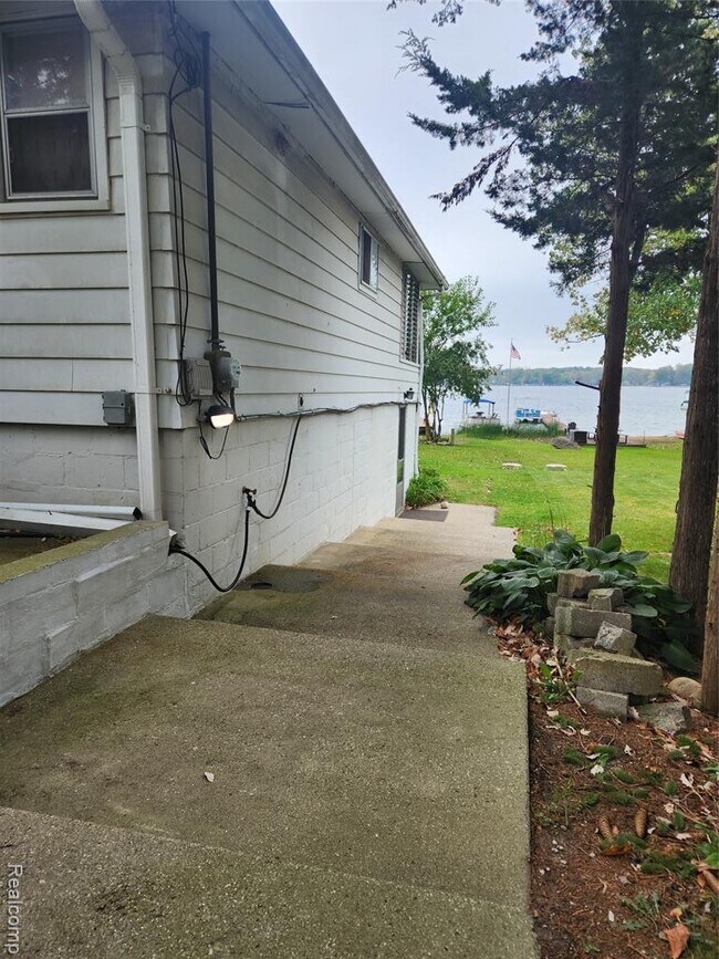 Foto del edificio - 8463 Hillpoint Dr