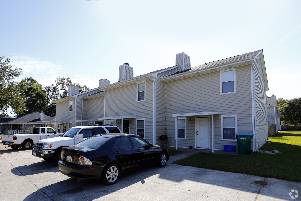 Building Photo - 20111 Daugherty Rd
