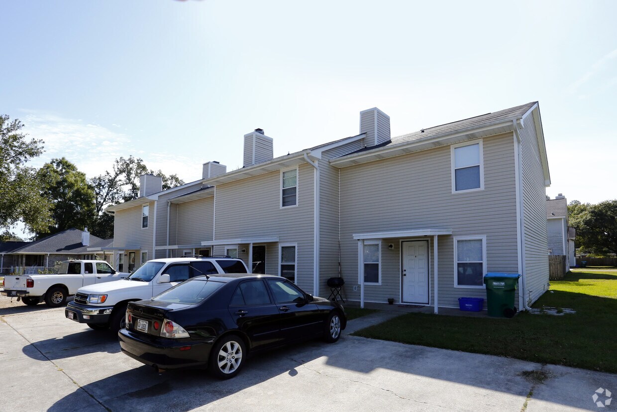 Foto del edificio - 20111 Daugherty Rd