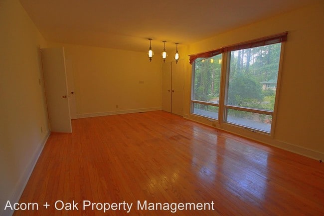 Building Photo - 705 Reynolds Ave