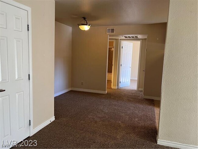 Foto del edificio - 5295 Indian River Dr
