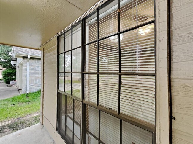 Building Photo - 3326 Doherty Pl