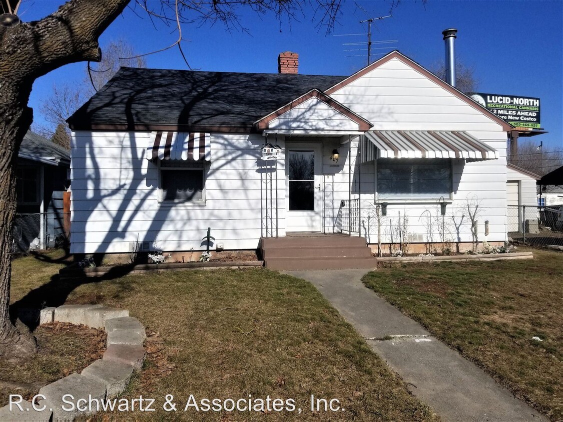 Primary Photo - 2 br, 1 bath House - 407 E. Graves