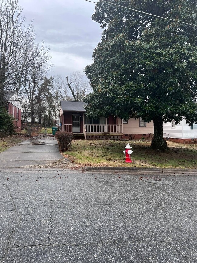 Building Photo - 1318 Boundary Ave