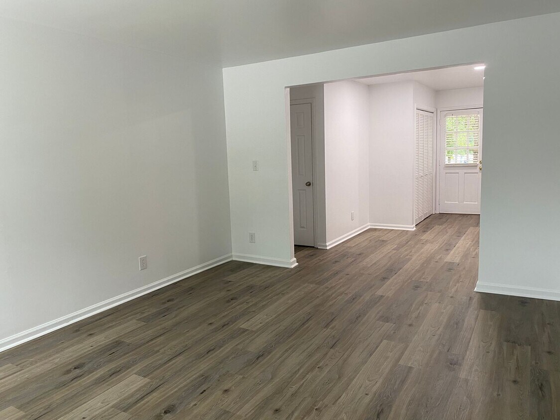 Primary Photo - Adorable 2 Bedroom, 1 Bath in East Raleigh...