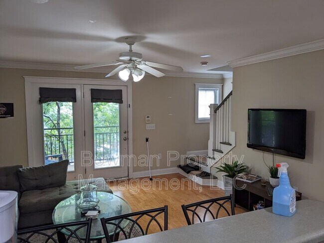 Foto del edificio - 490 Barnett Shoals Rd