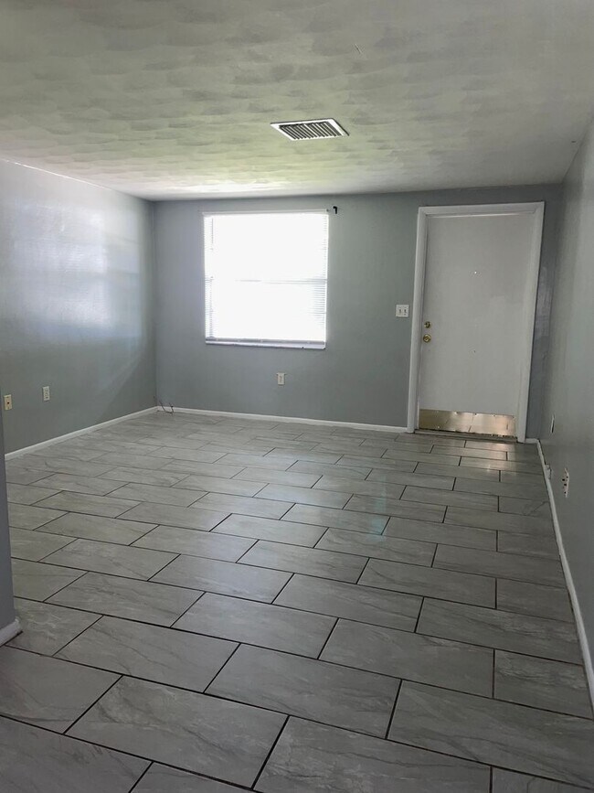 Foto del edificio - 5922 Monroe St