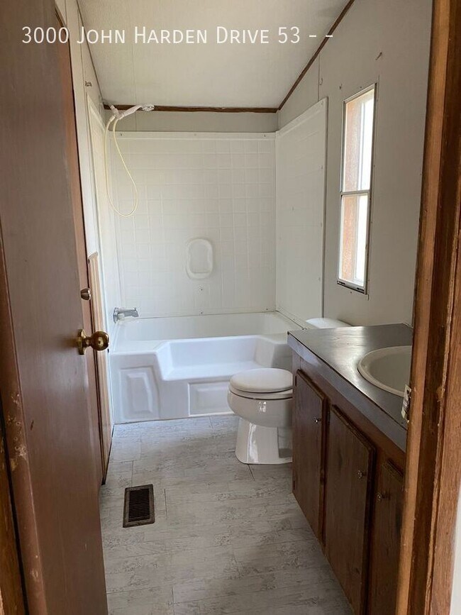 Building Photo - 3000 John Harden Dr