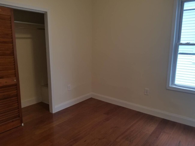 Foto del edificio - 1050 E 38th St